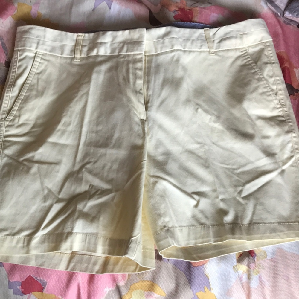 Butter yellow cotton shorts